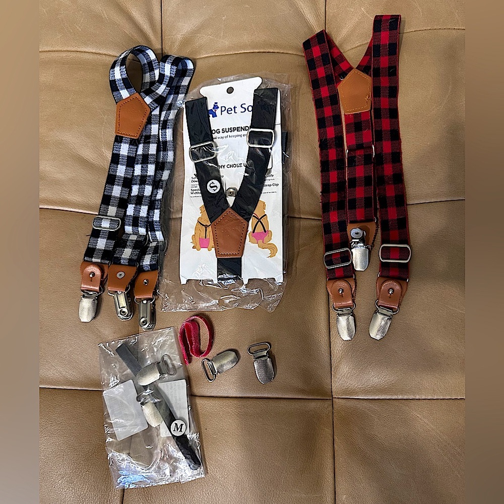 3 Small size dog suspenders.